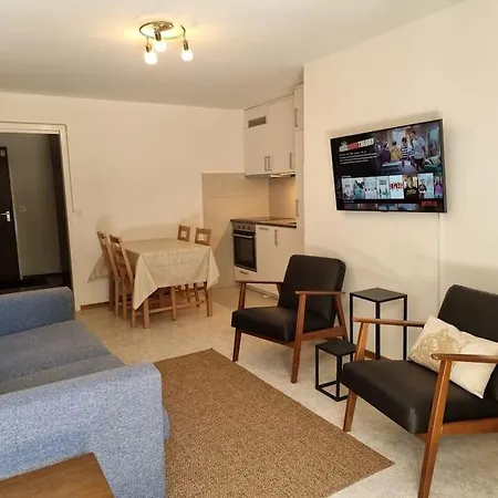Cozy 2-bedroom Apartment, With Terrace & Indoor Parking